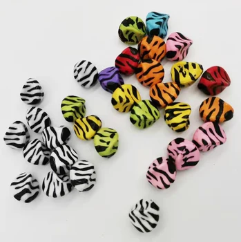 Moda Zebra desen DIY Boncuk Düzensiz Şekil Reçine Karışık Renkler Zebra Çizgili / Dapple dağınık boncuklar 20 adet ab1031