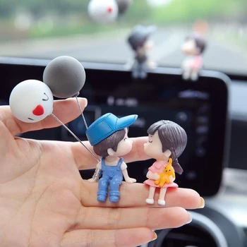Sevimli Araba Dekorasyon Güzel Karikatür Çift Aksiyon Figürü Figürler Balon Süs Oto İç Dashboard Aksesuarları Kız Hediye