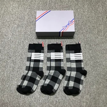 TB THOM Çorap Lüks Marka Moda Tasarım Beyaz Çizgili Ekose Retro Erkek Çorap Kaliteli Kore Harajuku Sokak Uzun Çorap